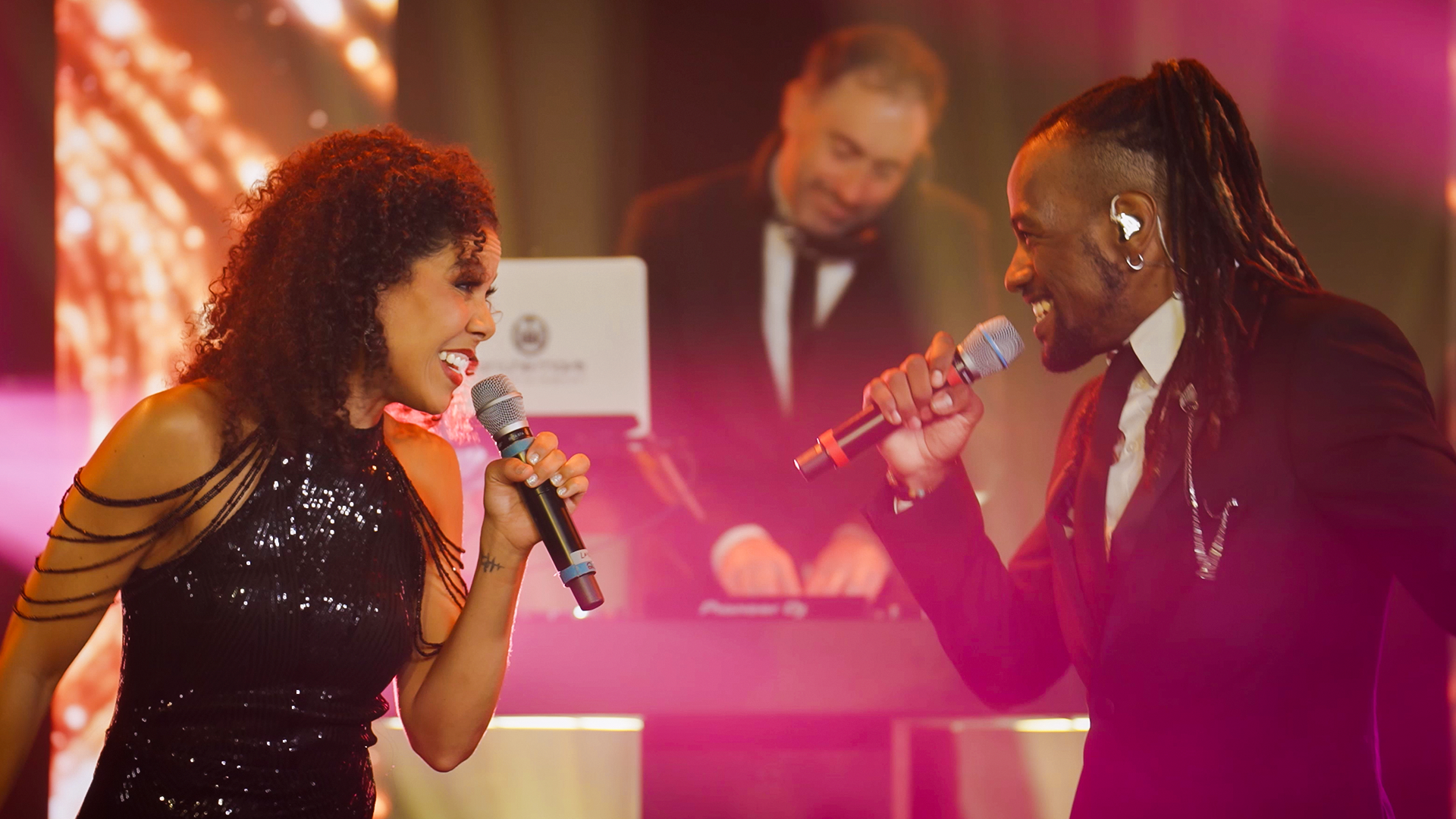 BAD GIRLS / GET DOWN TONIGHT