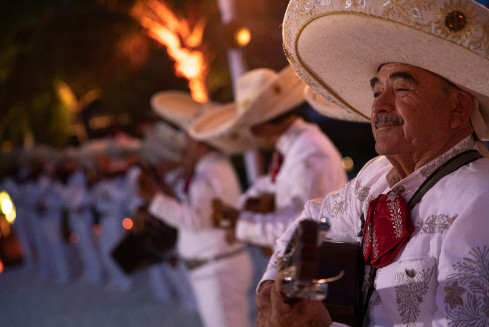 Image 12 for VIVA LA FIESTA