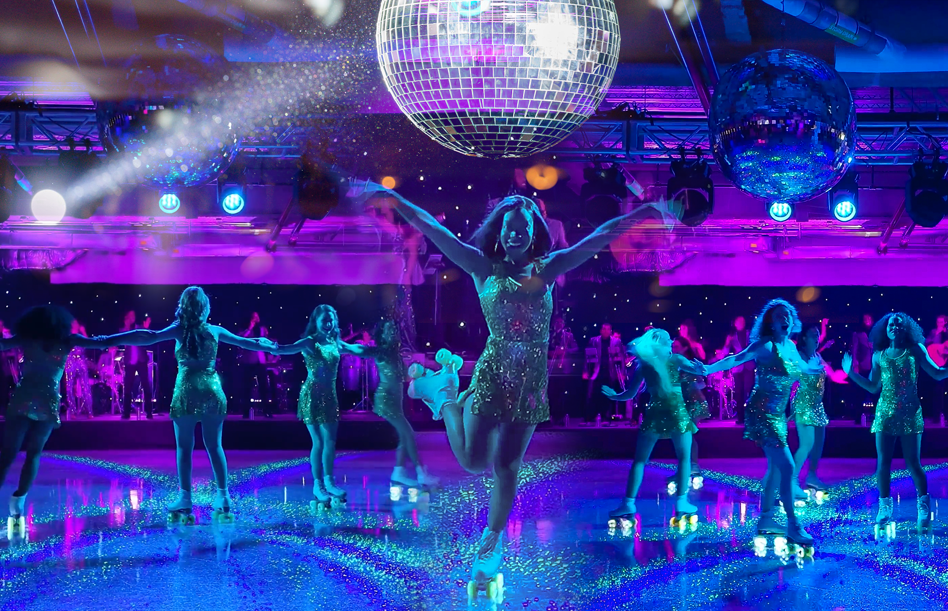 DISCO ROLLER SKATERS
