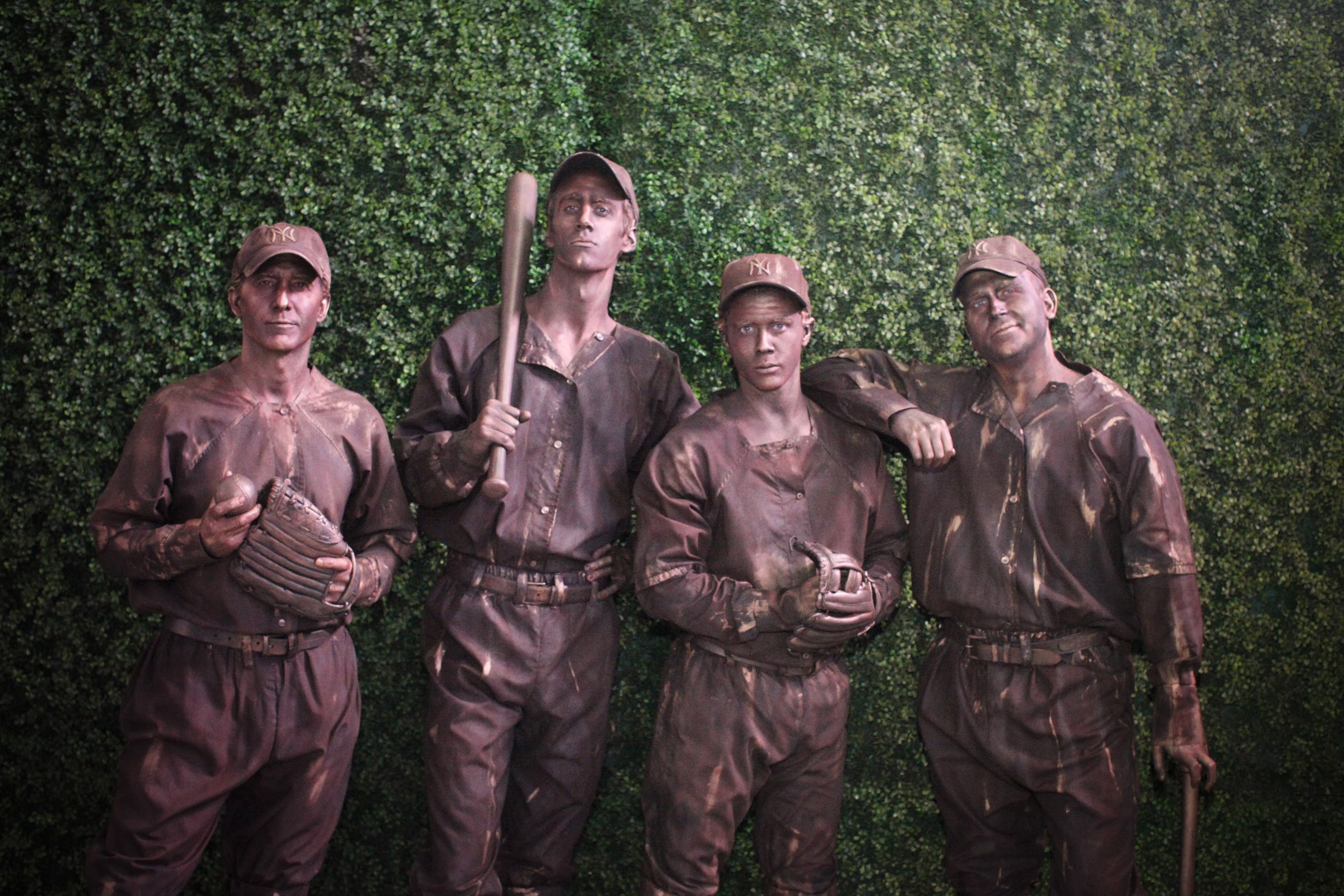 Living Baseball Statues